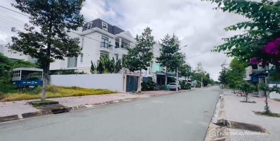 Bán đất thổ cư: Đất biệt thự Bửu Long 12 tỷ 285m2 hướng Bắc khu song ngữ Lạc Hồn