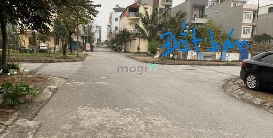 Bán đất thổ cư: Bán đất thổ cư Hoà Lạc, chỉ hơn 3 tỷ, kd sầm uất, đối diện ĐHQG,