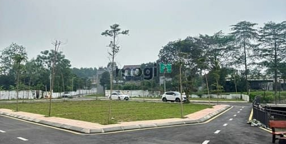 Bán đất thổ cư: Bán nhanh lô góc hoa hậu tại hòa lạc, dt 100m2, full thổ cư, gần