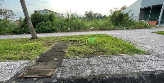 Bán đất thổ cư: Bán 1093m2 đất mặt tiền Võ Văn Kiệt, Q.Bình Thuỷ, Cần Thơ - 22 t