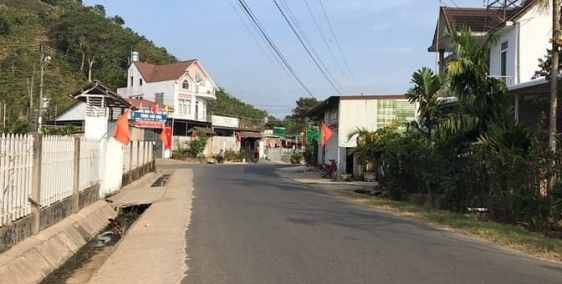 Bán đất thổ cư: 6 sào thổ cư Bảo Lộc, đường nhựa đẹp, giá rẻ