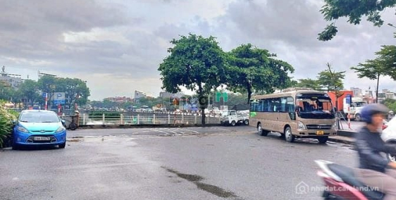 Bán đất thổ cư: Bán đất phố Nguyễn Văn Linh 92m2-mt5.2m- 13 tỷ, trước đất ô tô t