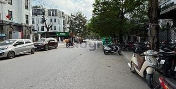 Biệt thự: Cho thuê nhà liền kề Nguyễn Xiển 6 tầng thang máy. DT 80m x6t, 35tr