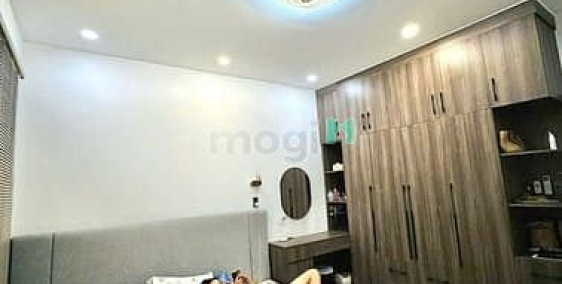 Nhà riêng: Nhà Full Nội Thất 3 Lầu 5 Phòng Ngủ, Đường Lê Văn Quới