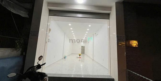 Nhà phố: Cho thuê nhà mặt tiền P10, Q6, 20 triệu
