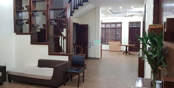 Nhà riêng: Cho thuê nhà ngõ 23 đỗ quang 70m  x5T ô tỗ cửa