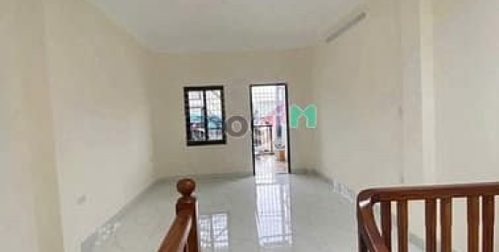 Nhà riêng: Cho thuê nhà ngõ 28 dương khuê 55m x5T ô tô đỗ cửa