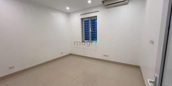 Nhà riêng: Cho thuê nhà ngõ 31 nguyễn khả trạc 65m x5T ô tô đỗ cửa