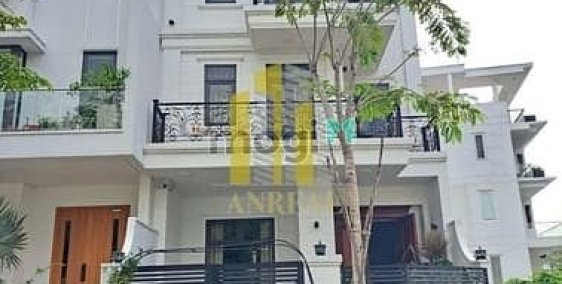 Biệt thự: Cho Thuê Biệt Thự Khu Đảo Kim Cương Hầm 3 Lầu Thang Máy - Full Nội Thấ