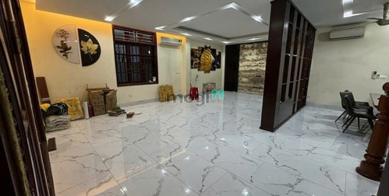 Nhà riêng: Cho thuê nhà ngõ 95 giang văn minh 60m x6T thang máy
