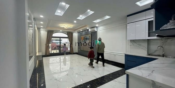 Nhà riêng: cho thuê nhà ngõ 460 khương đình 55m x6T thang máy