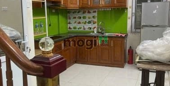 Nhà riêng: Cho thuê nhà ngõ 16 huỳnh thúc kháng 55m x5T ô tô đỗ cửa