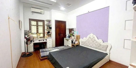 Nhà riêng: cho thuê nhà hoàng ngân 55m x5T giá 17tr/th