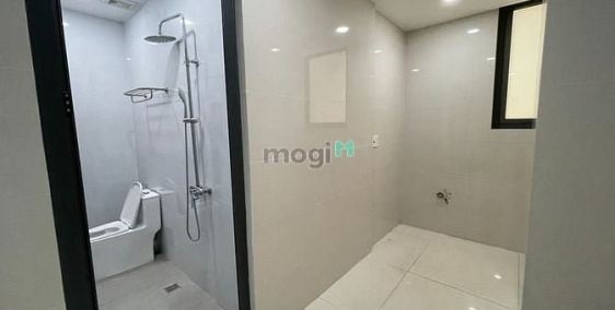 Nhà phố: Cho thuê tòa nhà đường Nguyễn Văn Kỉnh.Giá 16tr có  2 mặt tiền  đẹp