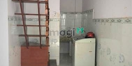 Nhà riêng: 4,5tr/Th: Nhà cho thuê  hẻm 692 Đoàn Văn Bơ Phường 16, Quận 4