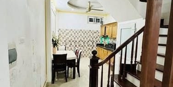 Nhà riêng: Cho thuê nhà ngõ 39 hào nam 55m x4T ô tô đỗ cửa