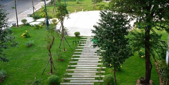 Biệt thự: Cho thuê VILLA khu VIP Q2. DT: 800m2. Giá rẻ : 75 triệu. Lh em Khánh