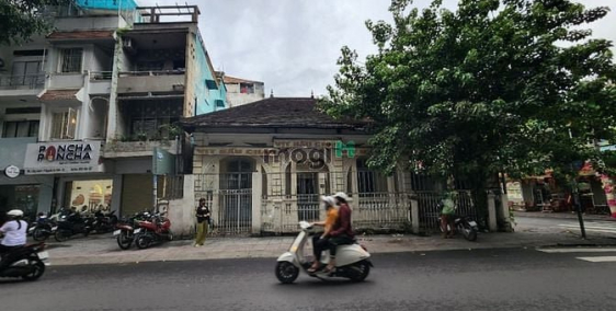 Nhà phố: Cho thuê nhà GÓC 2MT số 19D Cống Quỳnh, Phường Nguyễn Cư Trinh,Quận 1