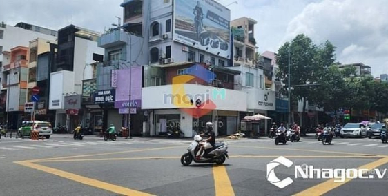 Nhà phố: Cho thuê nhà GÓC 2MT 204 Hai Bà Trưng - Võ Thị Sáu, Quận 1