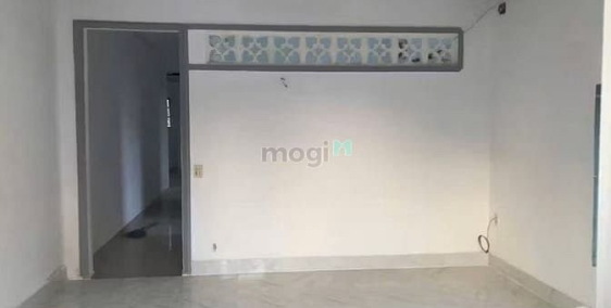 Nhà riêng: Cho thuê nhà tx18 ở thạnh Xuân quận 12  _có 3pn 1wc  Giá 5,5tr