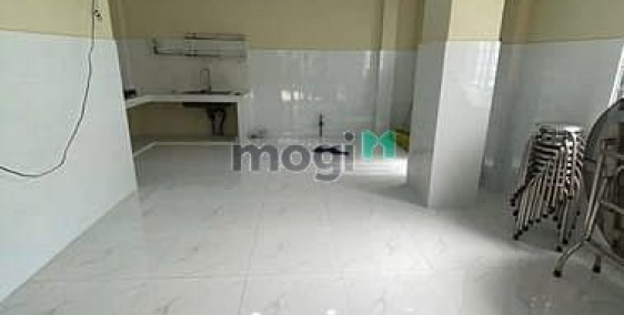 Nhà riêng: Nhà mặt tiền thạnh lộc 37 quận 12 DT:5x10m 1 lầu 2pn.2wc Giá 6,5trm