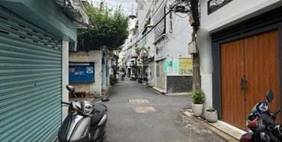 Nhà riêng: Cho Thuê Nguyên Căn Huỳnh Văn Bánh - 39M - 5 PN - Hẻm 5M - 16 Triệu