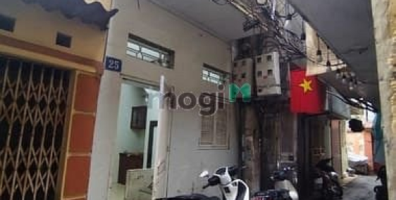 Nhà riêng: Nhà ở gần trường đại học Bách khoa, kinh tế Quốc dân, BV Bạch Mai