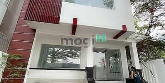 Nhà riêng: DUY NHẤT BIỆT THỰ BÁN HẦM CÓ THANG MÁY, PCCC - Hơn 350m2 Tại Bạch Mã