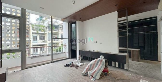 Nhà riêng: Toà nhà Chu Văn An 8x18m Hầm.3L.7P Siêu rộng.Tmáy.Tốt khối VPCT