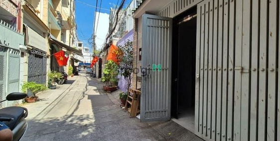 Nhà riêng: Nhà nguyên căn rộng 160m2 có 4 phòng ngủ riêng biệt quận Phú Nhuận