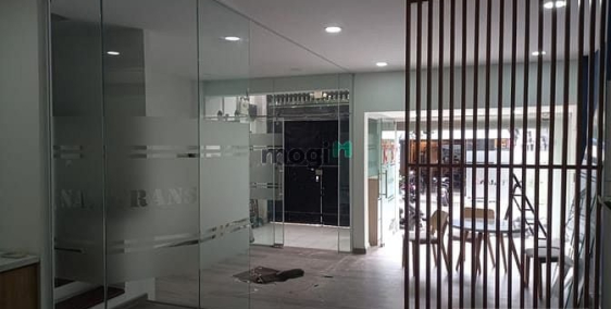 Nhà phố: Đang cần cho thuê nhà 1 trệt 4 lầu 55tr/th mặt tiền Tân Cảng, P.25