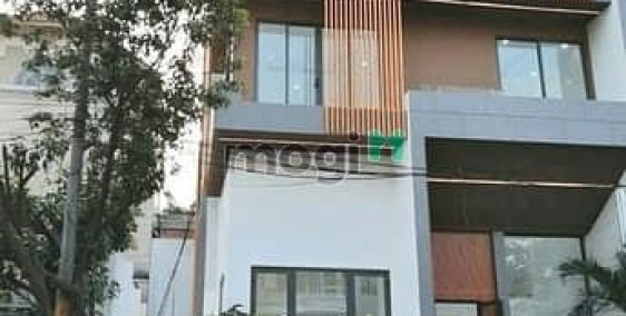 Nhà riêng: Siêu Phẩm Nở Hậu Cực Rộng, Sàn Suốt 247a - Huỳnh Văn Bánh, P11, PN