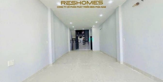 Nhà phố: Cho THUÊ nhà mới xây 1T4L có thang máy đường Phạm Văn Thuận