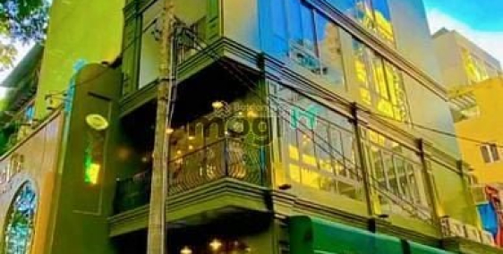 Nhà phố: 𝐓𝐑Ầ𝐍 𝐂𝐀𝐎 𝐕Â𝐍 𝐐𝐮ậ𝐧 3mat tien HỒ CON RÙA