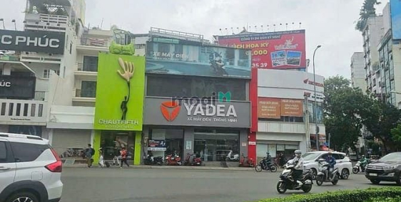 Nhà phố: Cho thuê nhà mặt tiền  đường Cách Mạng Tháng Tám, Phường Bến Thành, Q1