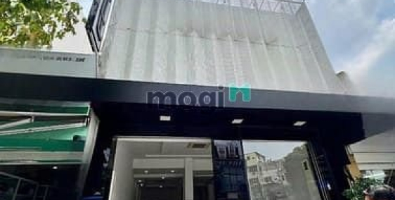 Nhà phố: Cho thuê nhà mặt tiền ngang 6m - Phan Đăng Lưu, BT - Cầu thang cuối