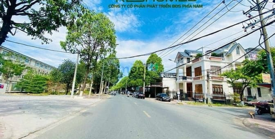 Nhà phố: Cho THUÊ nhà nguyên căn 1T1L MẶT TIỀN 12 triệu Nguyễn Du, Biên Hòa.