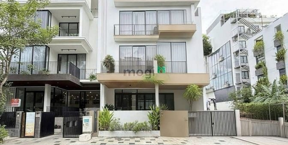 Nhà phố: Một căn duy nhất đường 3/2, Phường 14, Quận 10