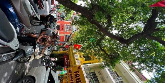 Nhà phố: Có 3 căn Cf Cần Sang Nhượng - giá nhượng từ vừa cho đến căng - đẹp