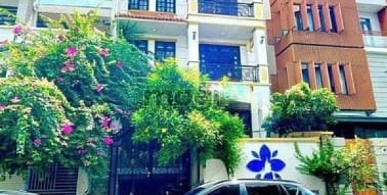 Nhà phố: Cho thuê villa đường HOa phan xích long
