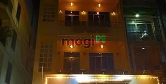 Nhà phố:  Mặt tiền kinh doanh Trần Đình Xu, Phường Cô Giang, Quận 1.