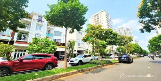 Nhà phố: Cho thuê Nhà phố kinh doanh 4 lầu, mặt tiền đường Phạm Thái Bường, Q.7