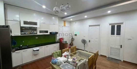 Căn hộ chung cư: Chung cư HuD, Điện Biên Phủ,BT: 90m2, 3p ngủ,2wc,14tr, NT mới