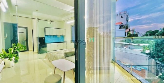 Căn hộ chung cư: 1 Phòng Ngủ Vách Kính Cao Cấp Bancol - Thang Máy Chợ Bà Chiể