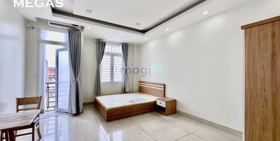 Nhà hàng - Khách sạn: Căn Hộ Ban Công Full Nội Thất Gần Ngã 4 Hàng Xanh 