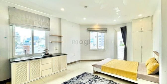 Nhà hàng - Khách sạn: Căn Hộ 40m2 Mới Xây Ban Công Thoáng Ngay Landmark 81