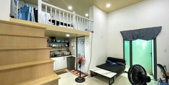 Nhà hàng - Khách sạn: Duplex 45m2 nhận 4 người 4 xe ngay sát quận 1