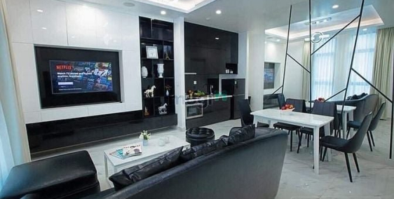 Nhà hàng - Khách sạn: Căn hộ 2pn 1wc mặt tiền Nguyễn Văn Thủ Q1