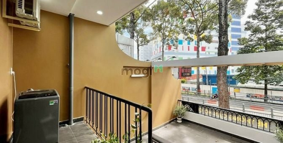 Nhà hàng - Khách sạn: Căn hộ 70m2 sân vườn mặt tiền 3/2 Q10