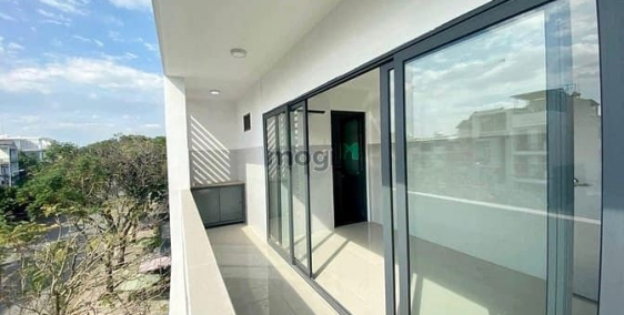 Nhà hàng - Khách sạn: Căn Hộ Ban Công Cách ĐH Văn Lang cs3 .. 10 Bước Chân️️